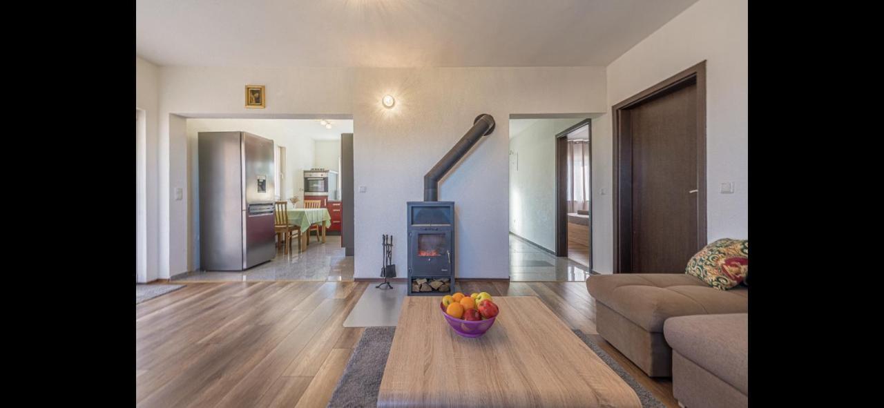 Aurum Luxury Apartments Vir Buitenkant foto