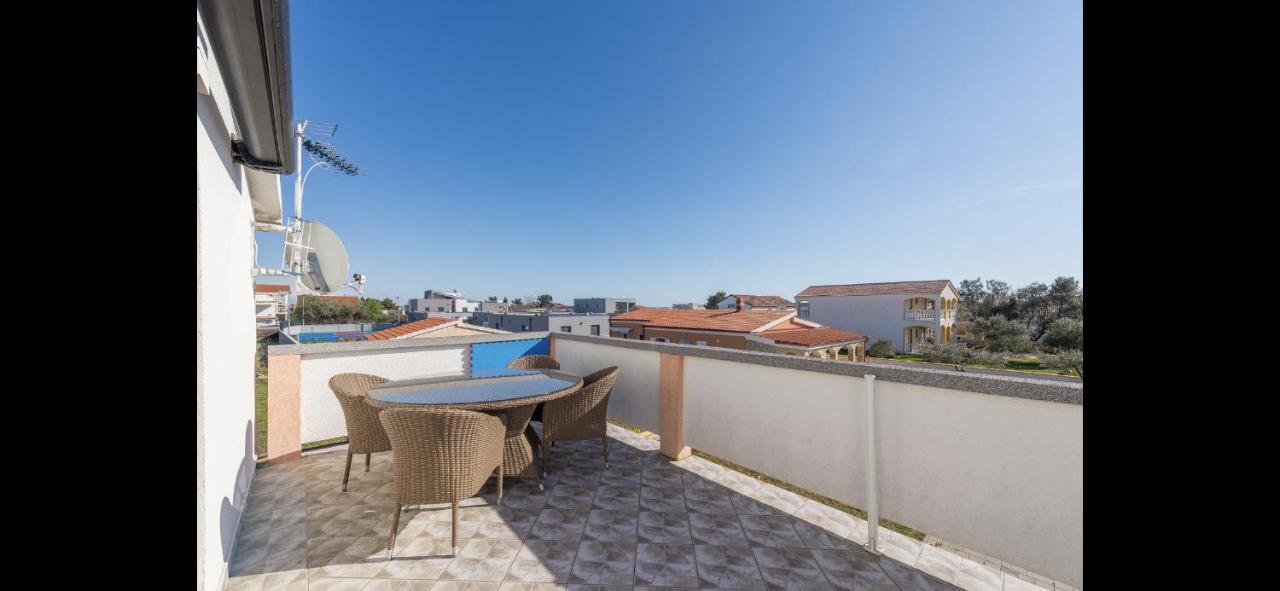 Aurum Luxury Apartments Vir Buitenkant foto